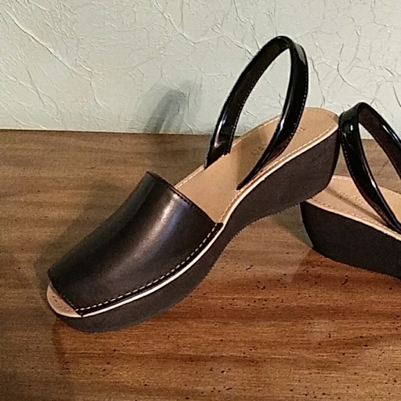 Kenneth Cole Reaction Platform Wedge Sandals - Picture 6 of 6
